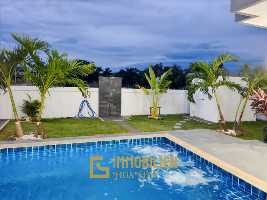 604 qm Grundstück / 4 Schlafzimmer / komplett möbliert