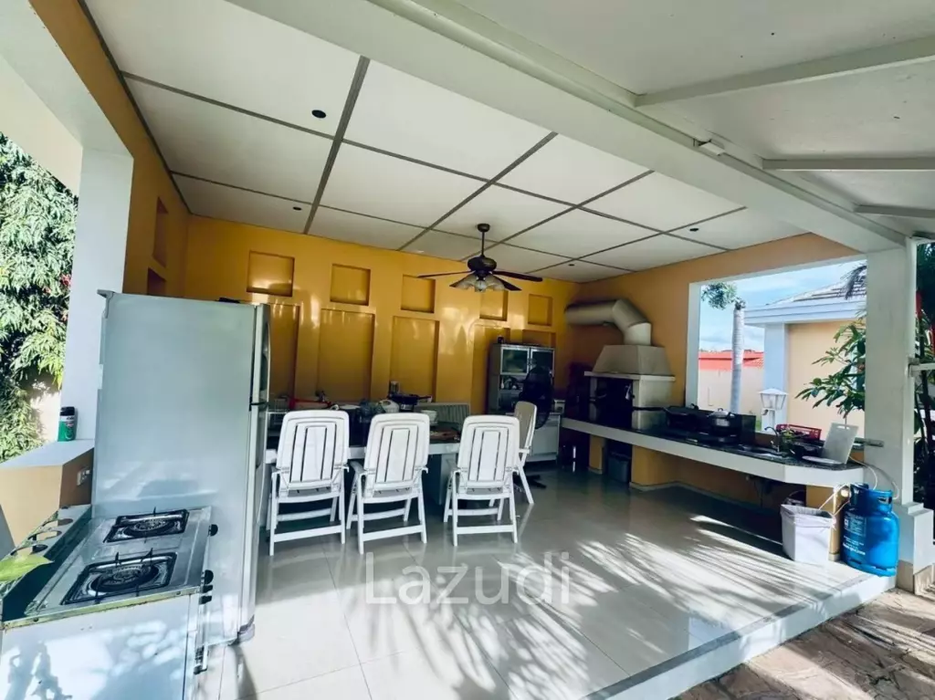 8 Bedrooms 9 Bathrooms 780 SQ.M. Luxurious Tropical Villa