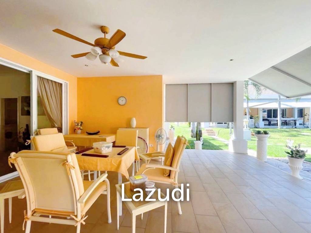 8 Bedrooms 9 Bathrooms 780 SQ.M. Luxurious Tropical Villa