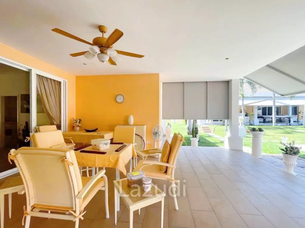 8 Bedrooms 9 Bathrooms 780 SQ.M. Luxurious Tropical Villa