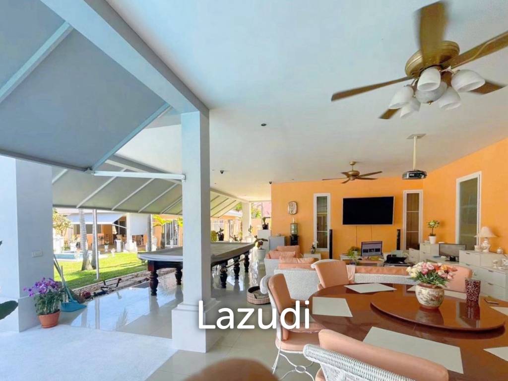 8 Bedrooms 9 Bathrooms 780 SQ.M. Luxurious Tropical Villa