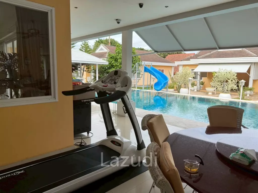 8 Bedrooms 9 Bathrooms 780 SQ.M. Luxurious Tropical Villa