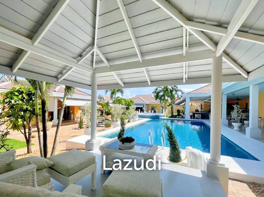 8 Bedrooms 9 Bathrooms 780 SQ.M. Luxurious Tropical Villa