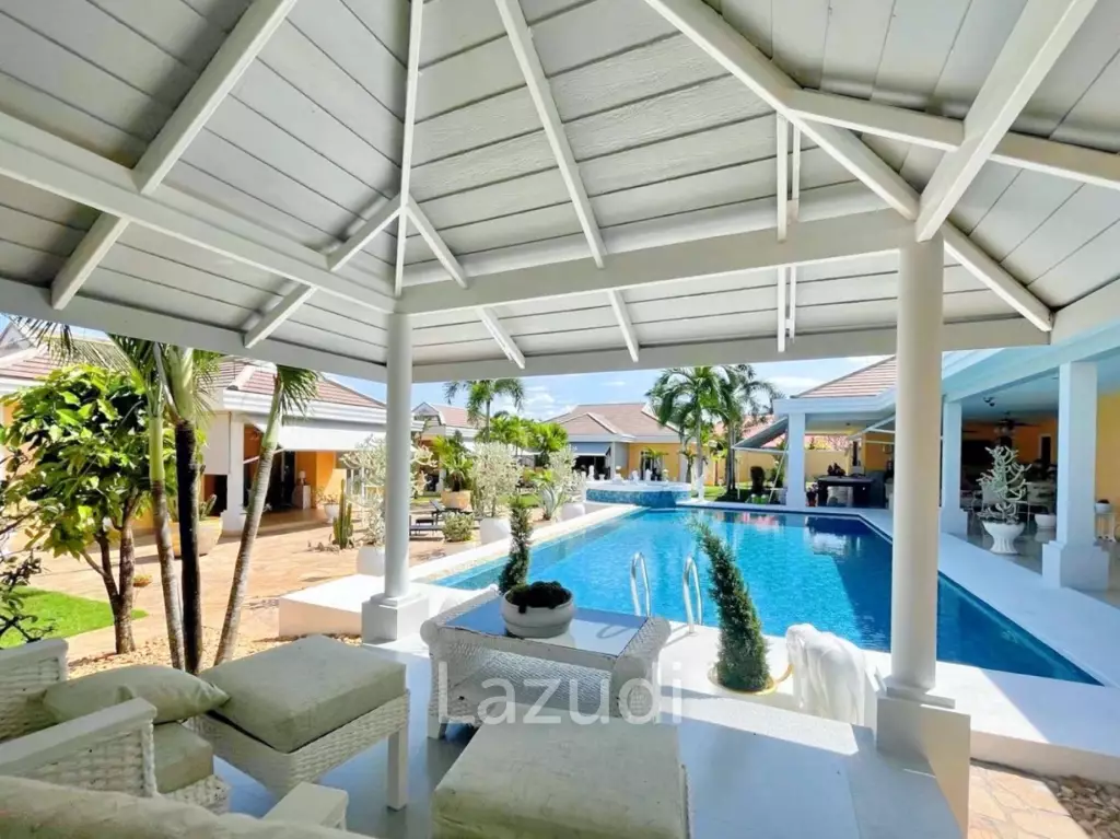 8 Bedrooms 9 Bathrooms 780 SQ.M. Luxurious Tropical Villa