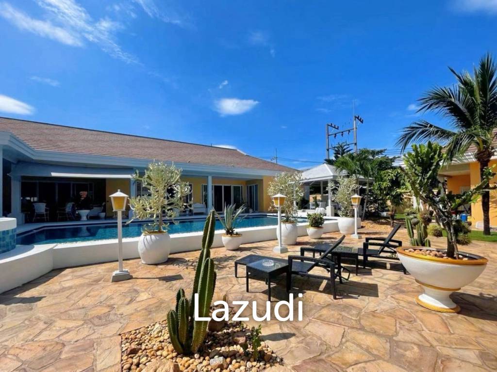 8 Bedrooms 9 Bathrooms 780 SQ.M. Luxurious Tropical Villa
