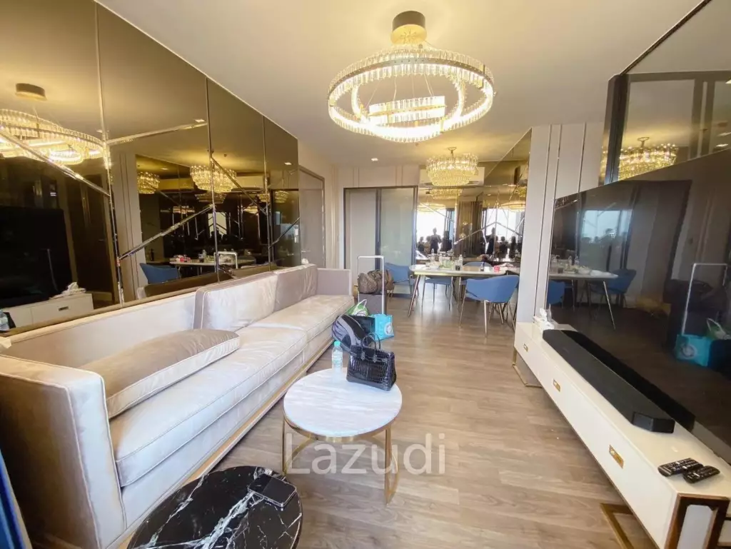 Luxurious 2 Bedroom Condo in Chomphon Bangkok