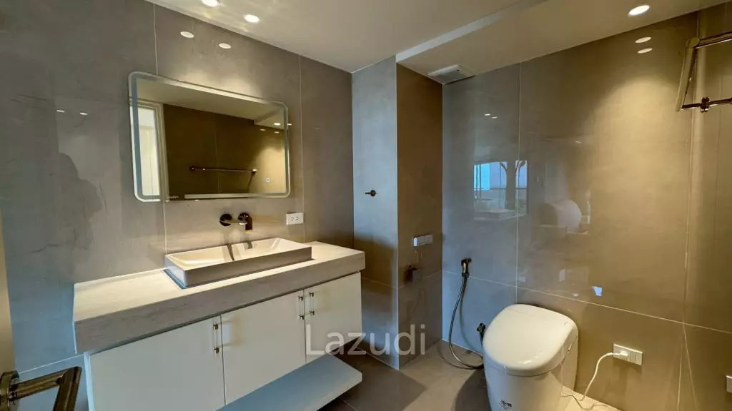 1 Bedroom 2 Bathrooms 160 SQ.M. Water's Edge