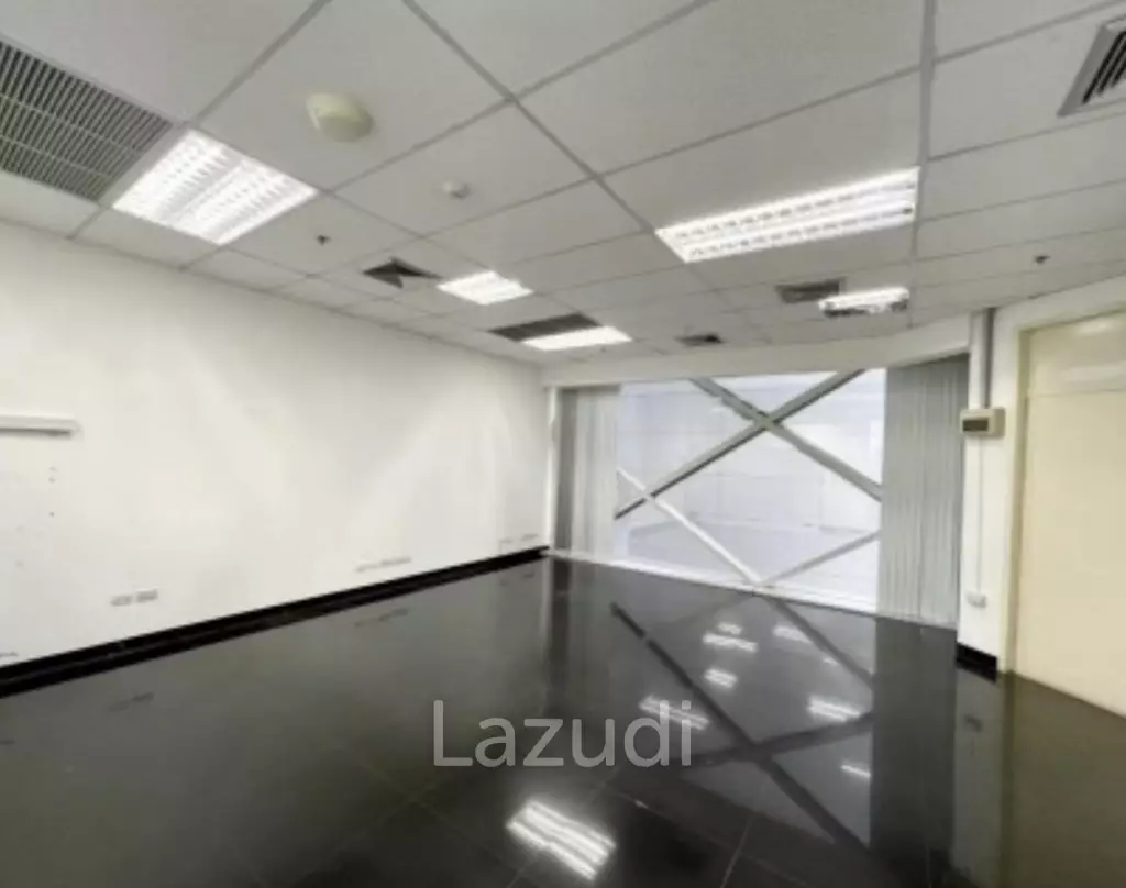 Modern Office Space in Fico Place Khlong Toei Nuea