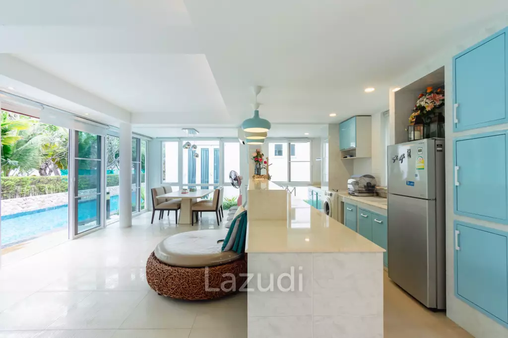 BAAN PAKARANG SISOM : 3 bed luxury beachfront with access pool condo