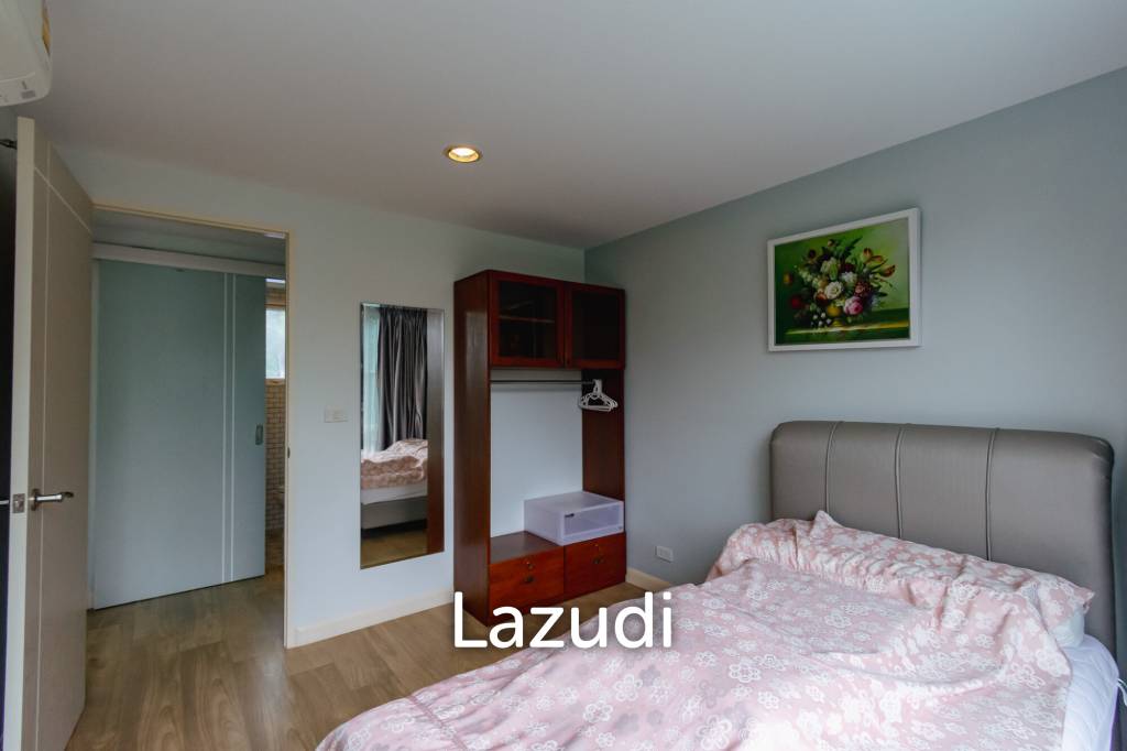 BAAN PAKARANG SISOM : 3 bed luxury beachfront with access pool condo