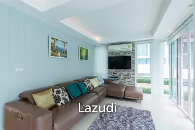 BAAN PAKARANG SISOM : 3 bed luxury beachfront with access pool condo