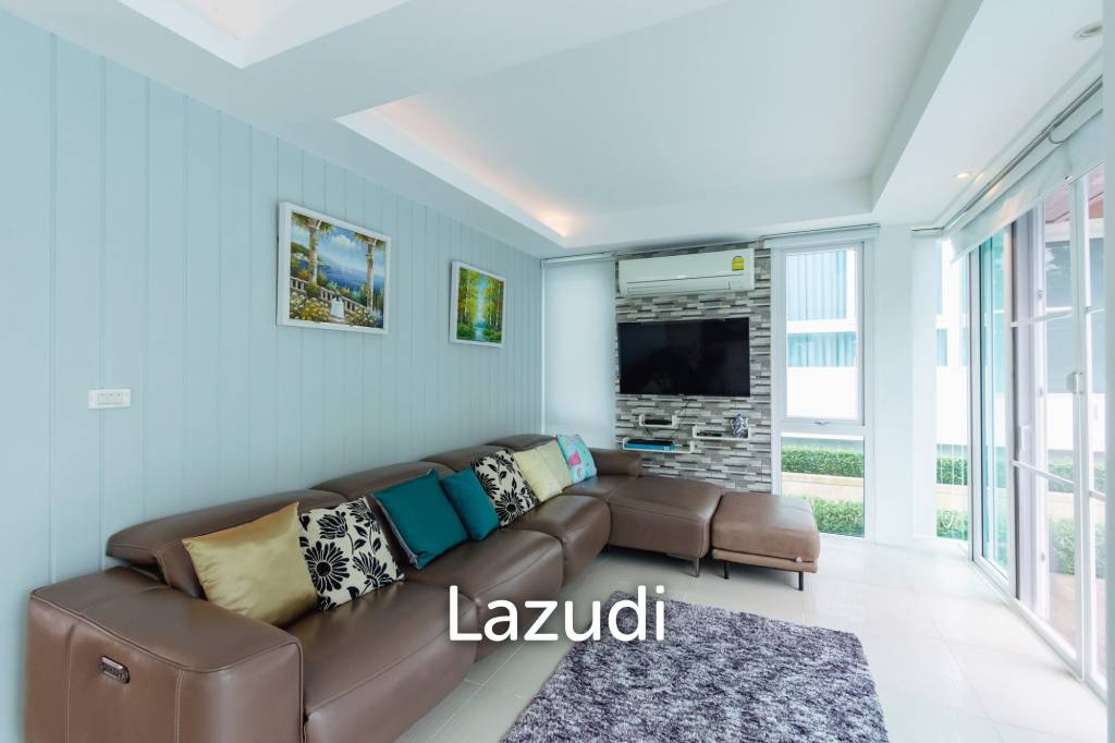 BAAN PAKARANG SISOM : 3 bed luxury beachfront with access pool condo