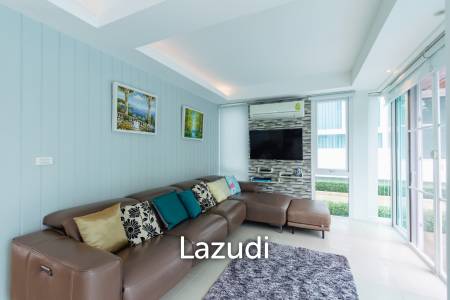 BAAN PAKARANG SISOM : 3 bed luxury beachfront with access pool condo