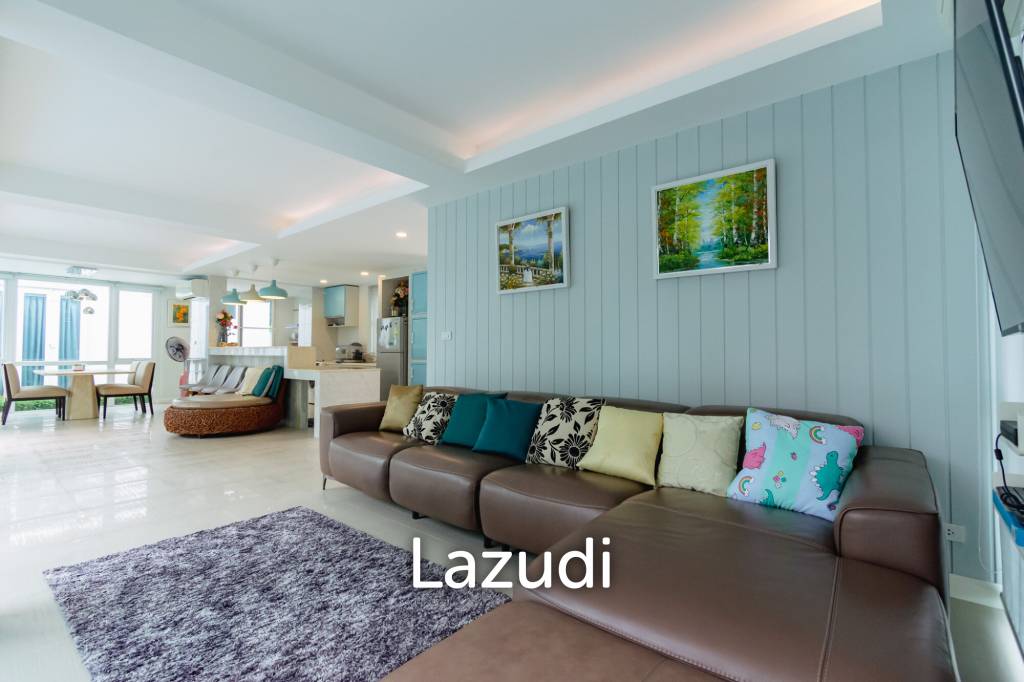 BAAN PAKARANG SISOM : 3 bed luxury beachfront with access pool condo