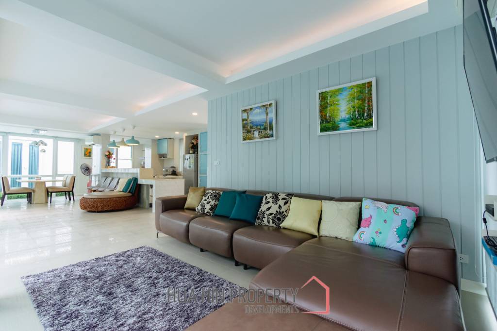 BAAN PAKARANG SISOM : 3 bed luxury beachfront with access pool condo