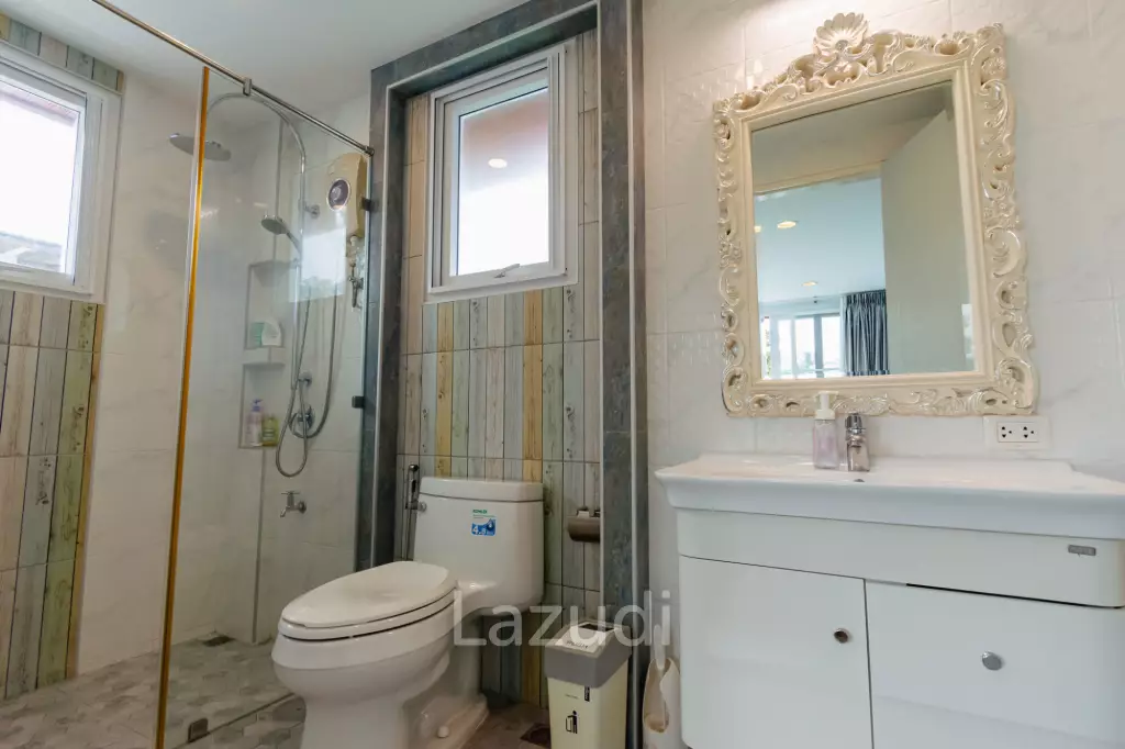 BAAN PAKARANG SISOM : 3 bed luxury beachfront with access pool condo