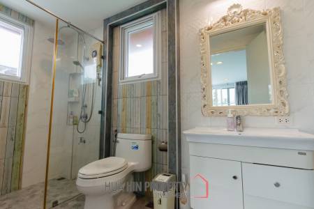 BAAN PAKARANG SISOM : 3 bed luxury beachfront with access pool condo