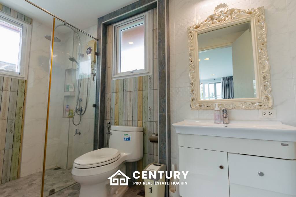 BAAN PAKARANG SISOM : 3 bed luxury beachfront with access pool condo