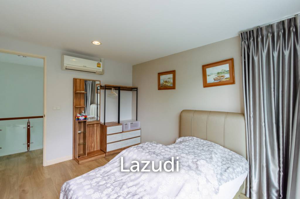 BAAN PAKARANG SISOM : 3 bed luxury beachfront with access pool condo