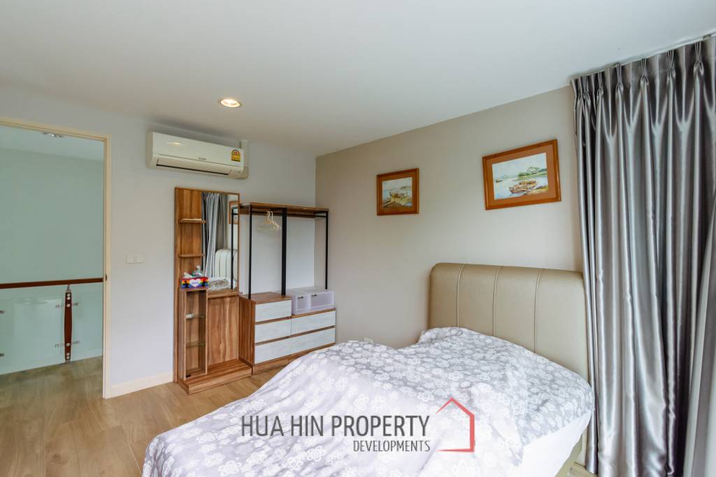 BAAN PAKARANG SISOM : 3 bed luxury beachfront with access pool condo