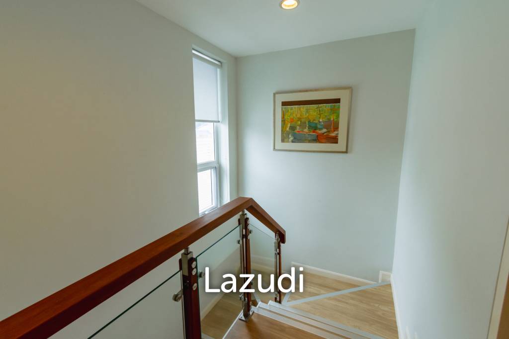 BAAN PAKARANG SISOM : 3 bed luxury beachfront with access pool condo