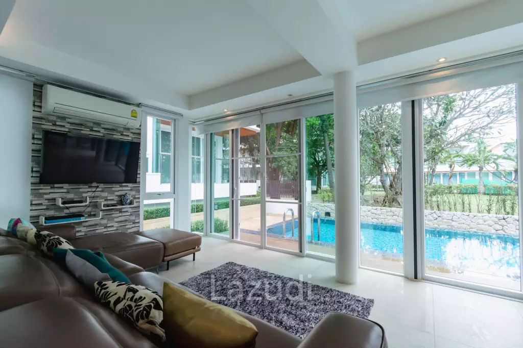 BAAN PAKARANG SISOM : 3 bed luxury beachfront with access pool condo