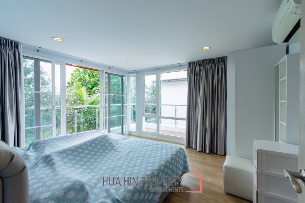 BAAN PAKARANG SISOM : 3 bed luxury beachfront with access pool condo