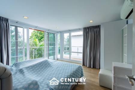 BAAN PAKARANG SISOM : 3 bed luxury beachfront with access pool condo