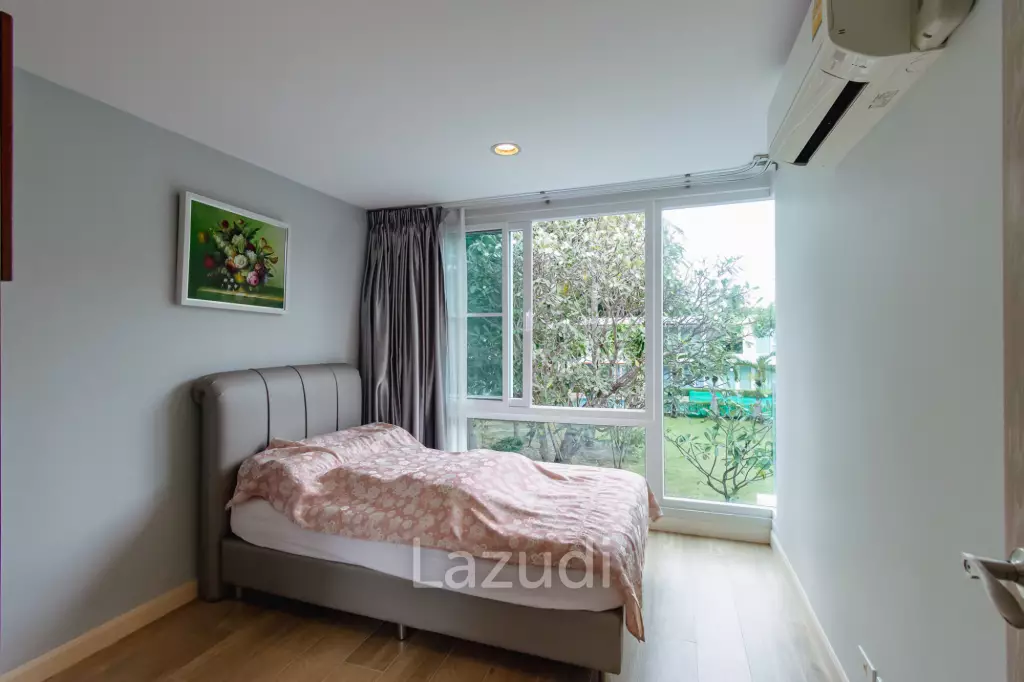 BAAN PAKARANG SISOM : 3 bed luxury beachfront with access pool condo
