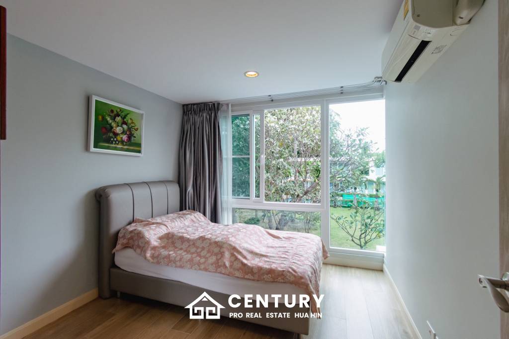 BAAN PAKARANG SISOM : 3 bed luxury beachfront with access pool condo