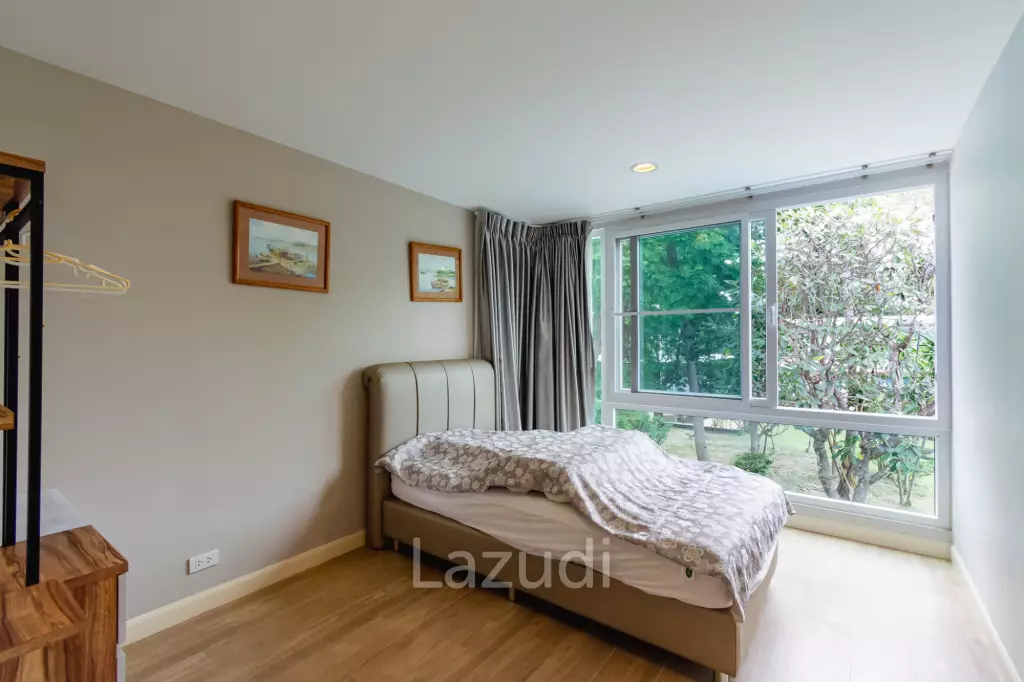 BAAN PAKARANG SISOM : 3 bed luxury beachfront with access pool condo