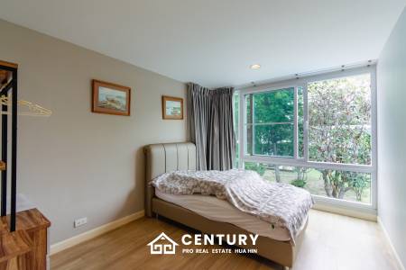 BAAN PAKARANG SISOM : 3 bed luxury beachfront with access pool condo