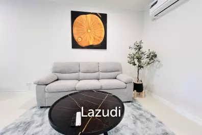 Stylish 1-Bedroom Condo with Mountain View