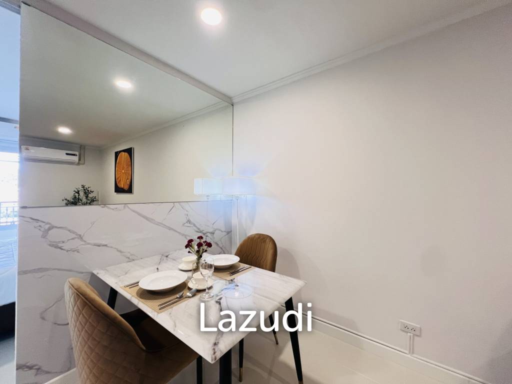 Stylish 1-Bedroom Condo with Mountain View