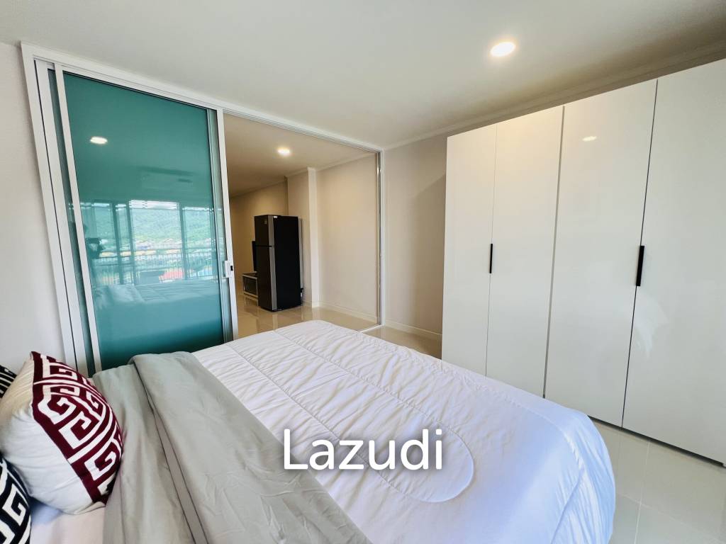 Stylish 1-Bedroom Condo with Mountain View