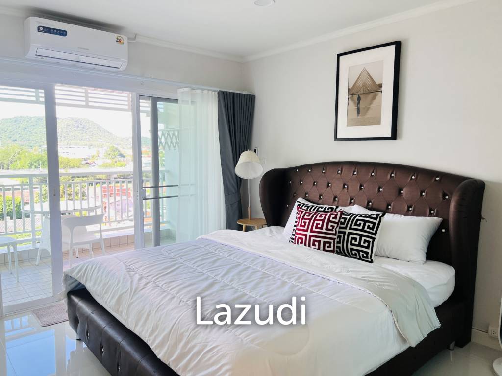 Stylish 1-Bedroom Condo with Mountain View