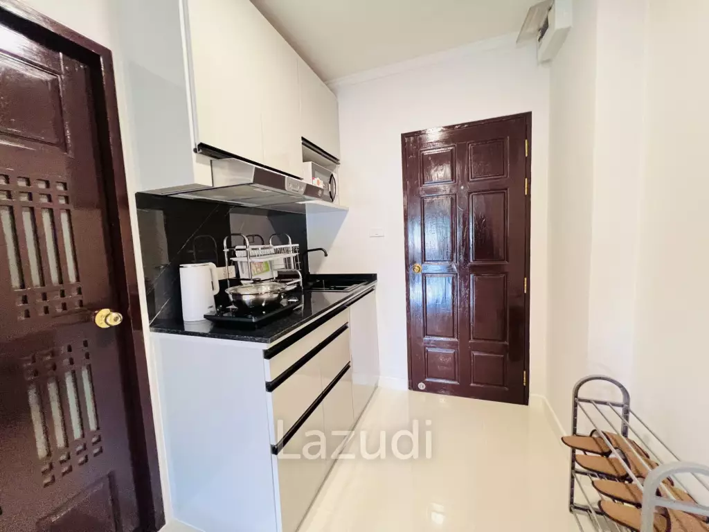 Stylish 1-Bedroom Condo with Mountain View