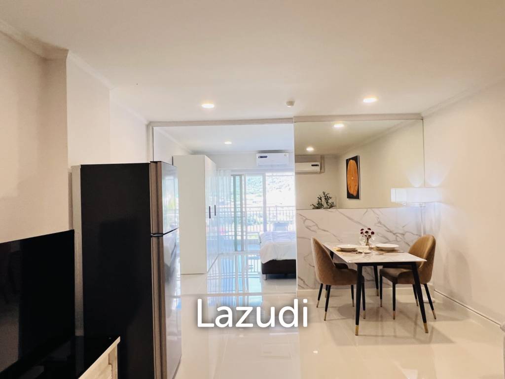Stylish 1-Bedroom Condo with Mountain View