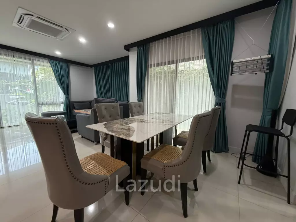 Luxurious 4-Bedroom Home in Hua Mak, Bang Kapi