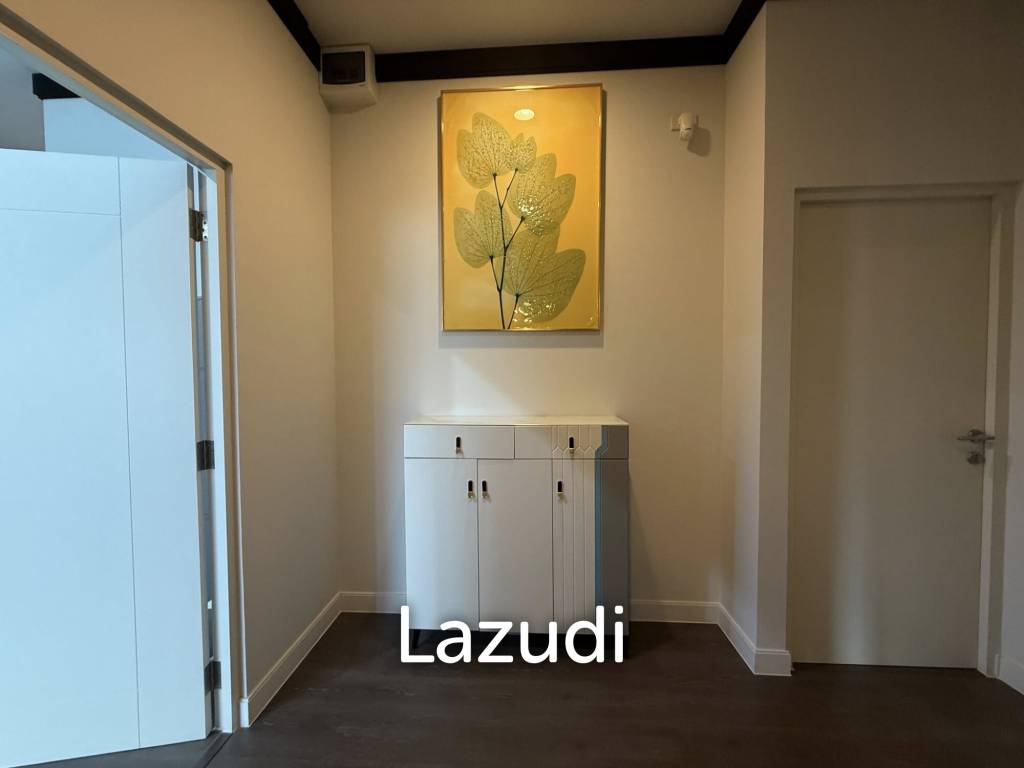 Luxurious 4-Bedroom Home in Hua Mak, Bang Kapi