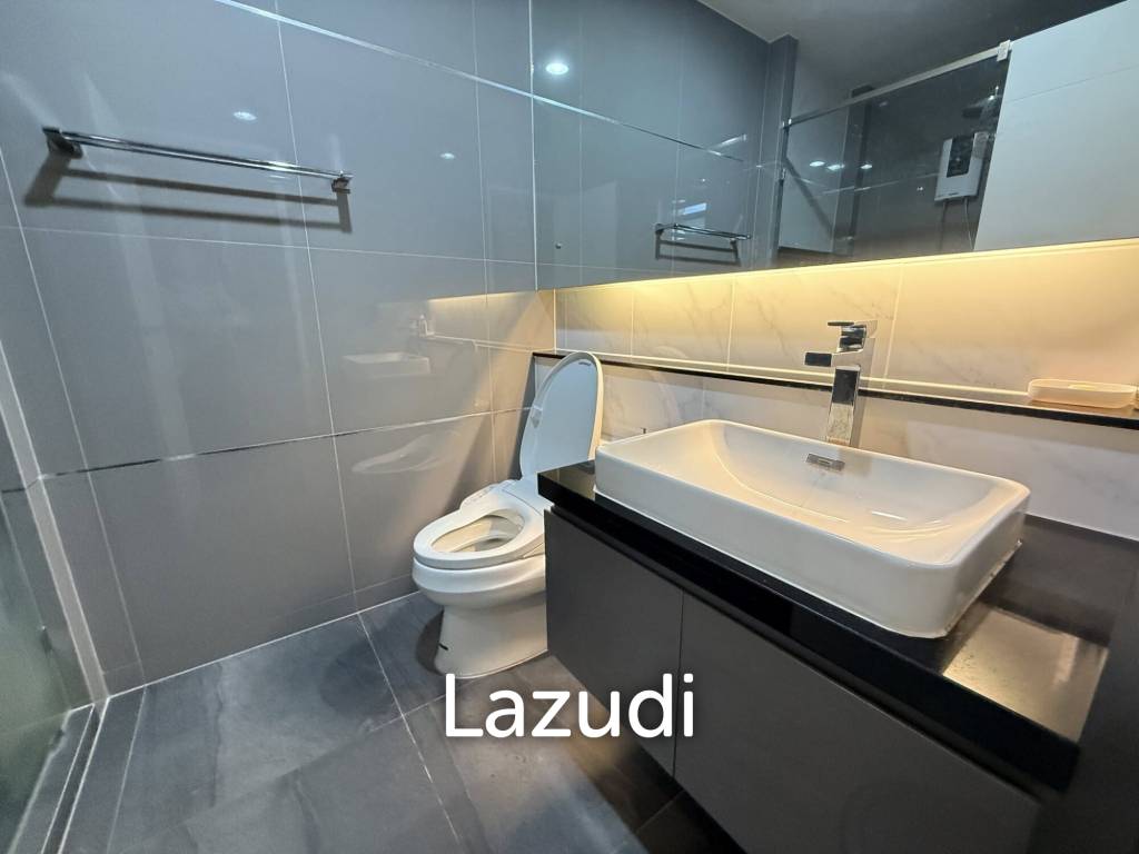 Luxurious 4-Bedroom Home in Hua Mak, Bang Kapi