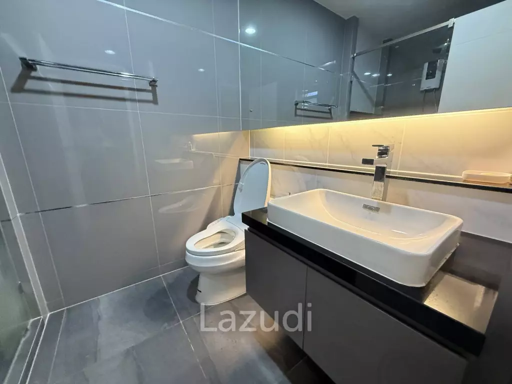 Luxurious 4-Bedroom Home in Hua Mak, Bang Kapi
