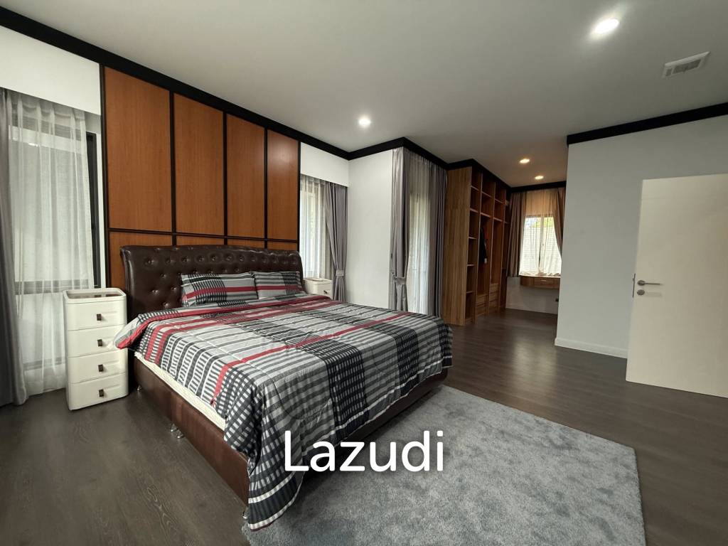 Luxurious 4-Bedroom Home in Hua Mak, Bang Kapi