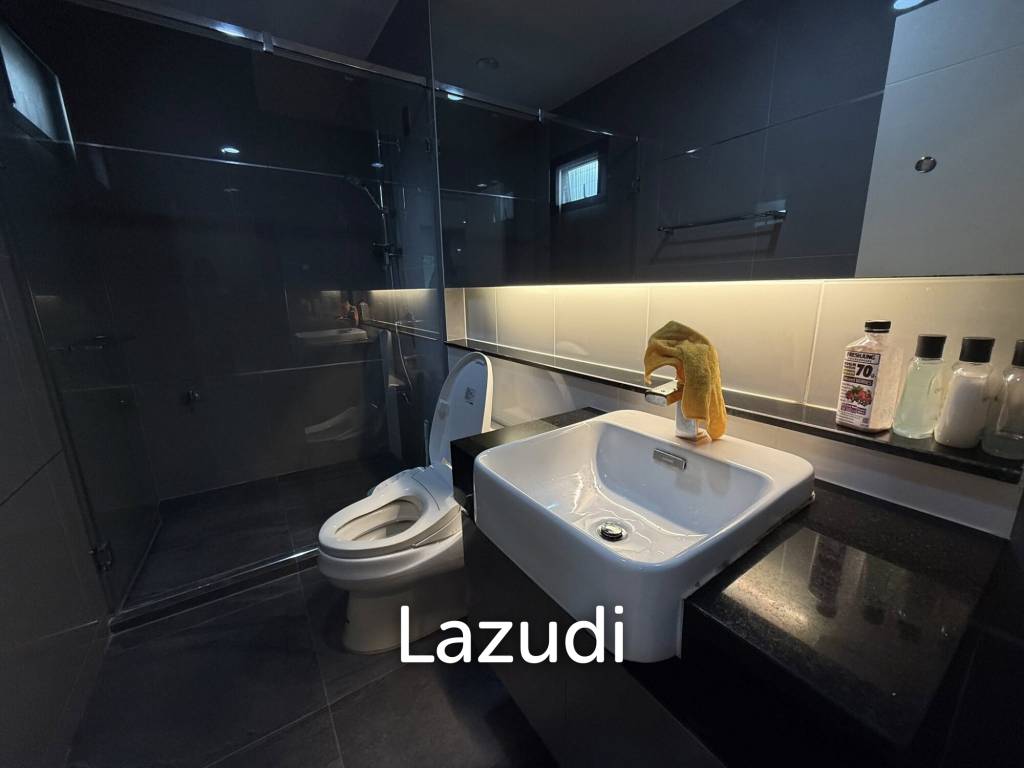 Luxurious 4-Bedroom Home in Hua Mak, Bang Kapi