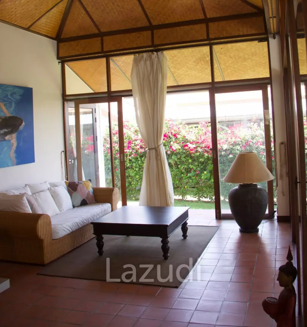 Charming villa in Villa Vista