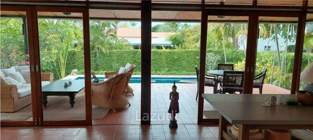 Charming villa in Villa Vista