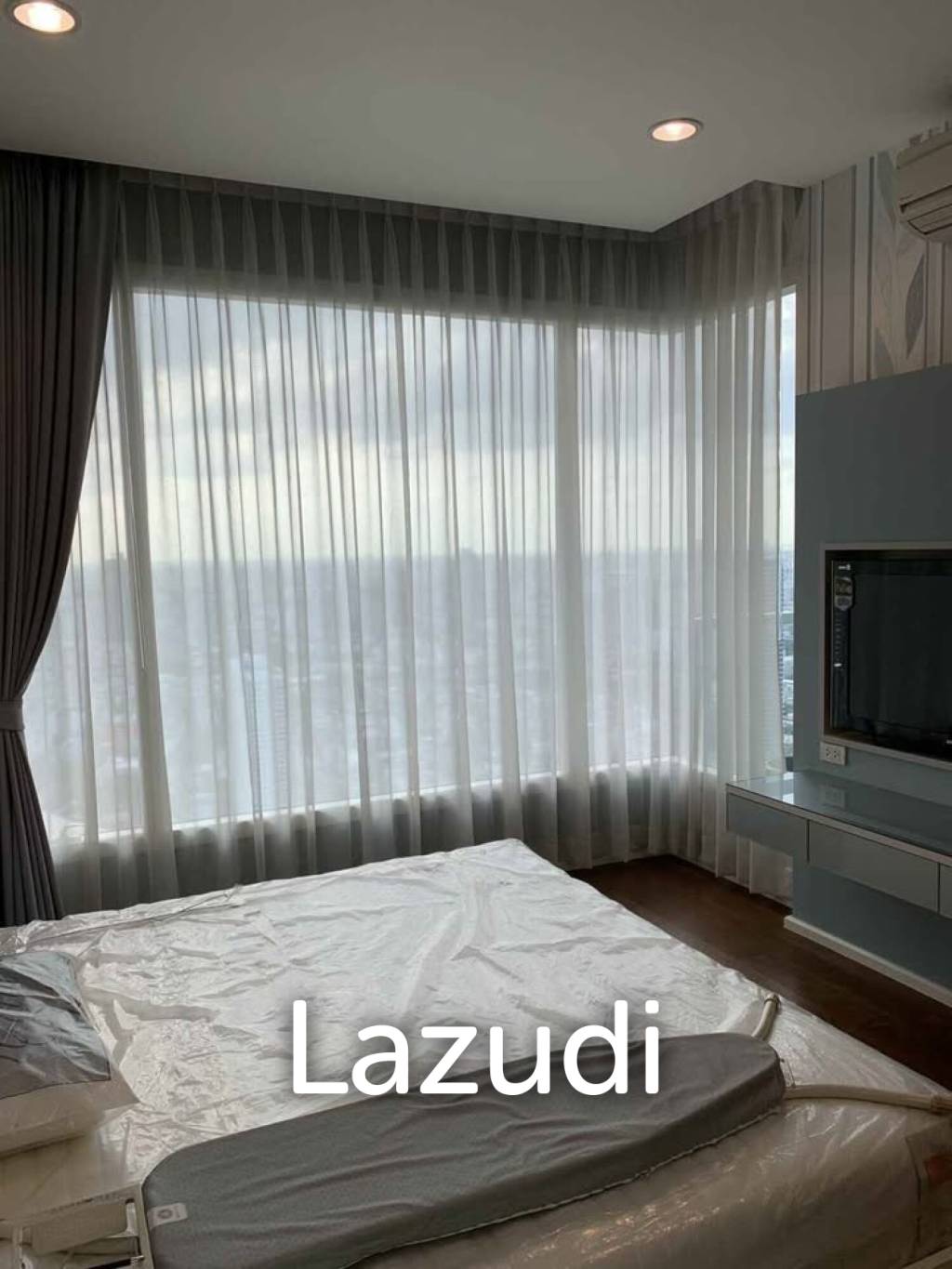 Luxurious 2-BR Condo with Stunning City Views