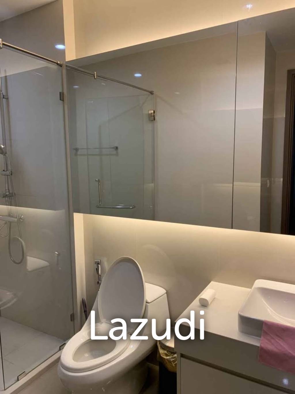 Luxurious 2-BR Condo with Stunning City Views