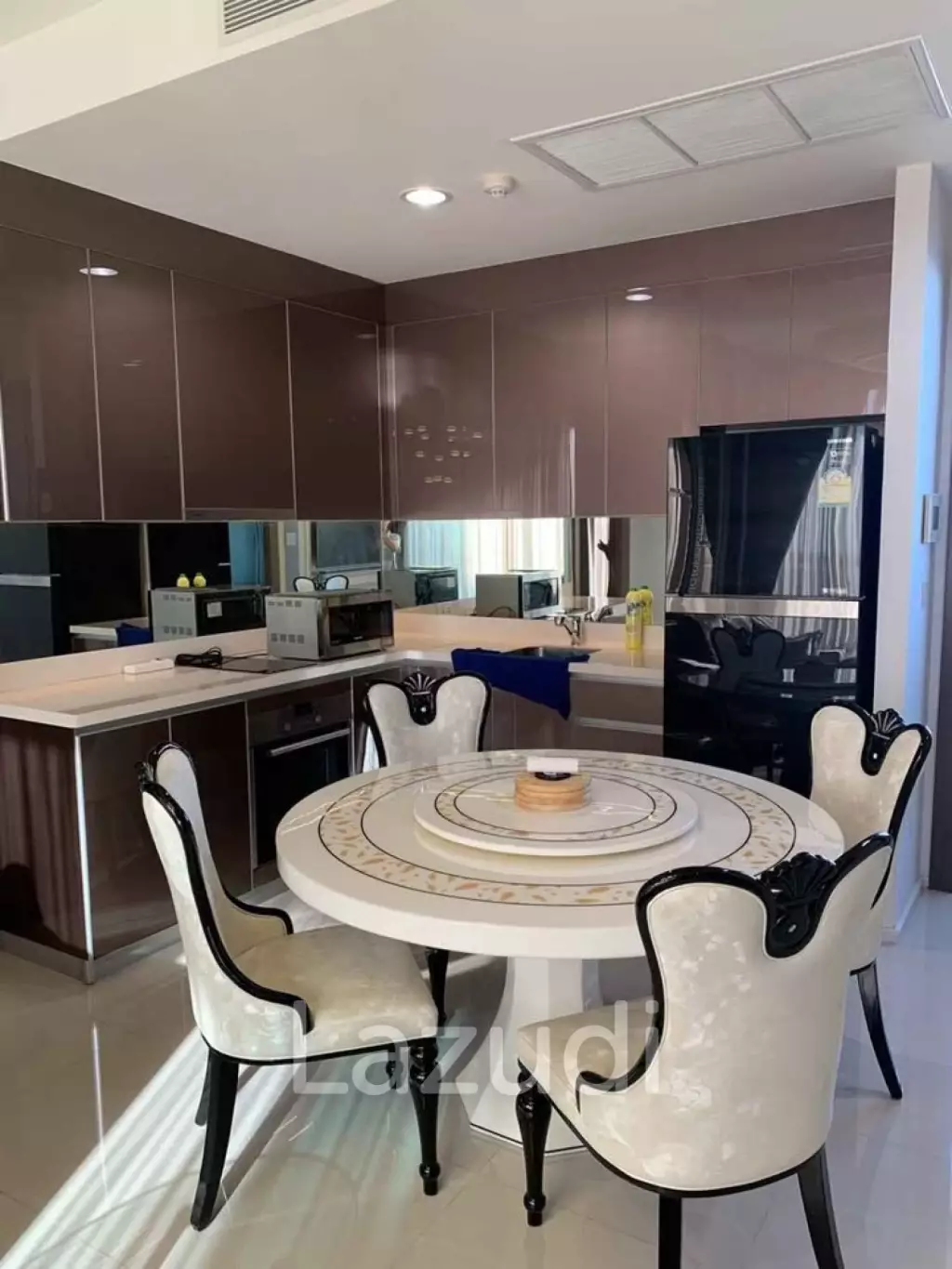 Luxurious 2-BR Condo with Stunning City Views