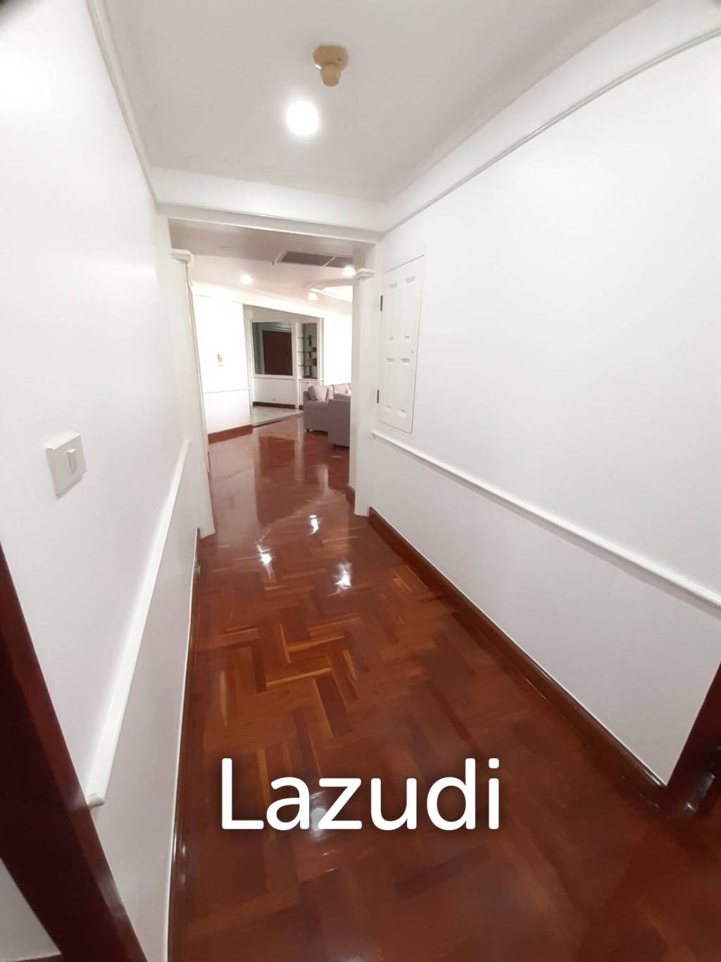 3 bedrooms 3 bathrooms 350 Sq.M. Ruamsuk